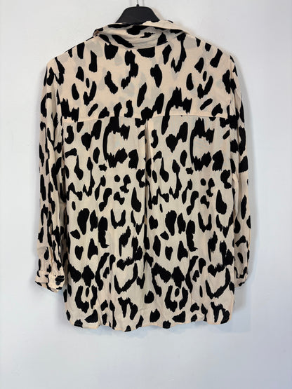 MANGO. Blusa fluida estampada. T M