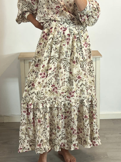 MANGO. falda larga beige flores T.l