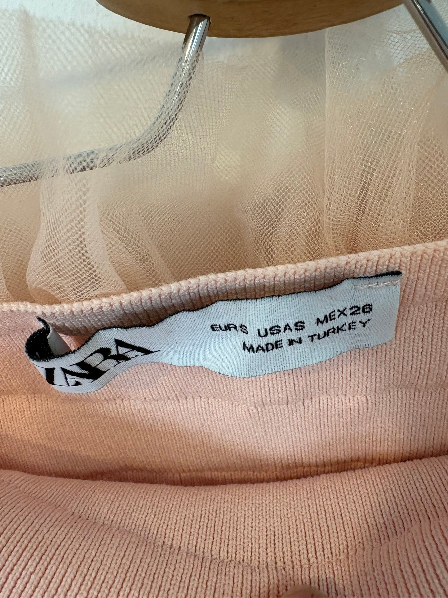 ZARA. Top rosa tull T.s