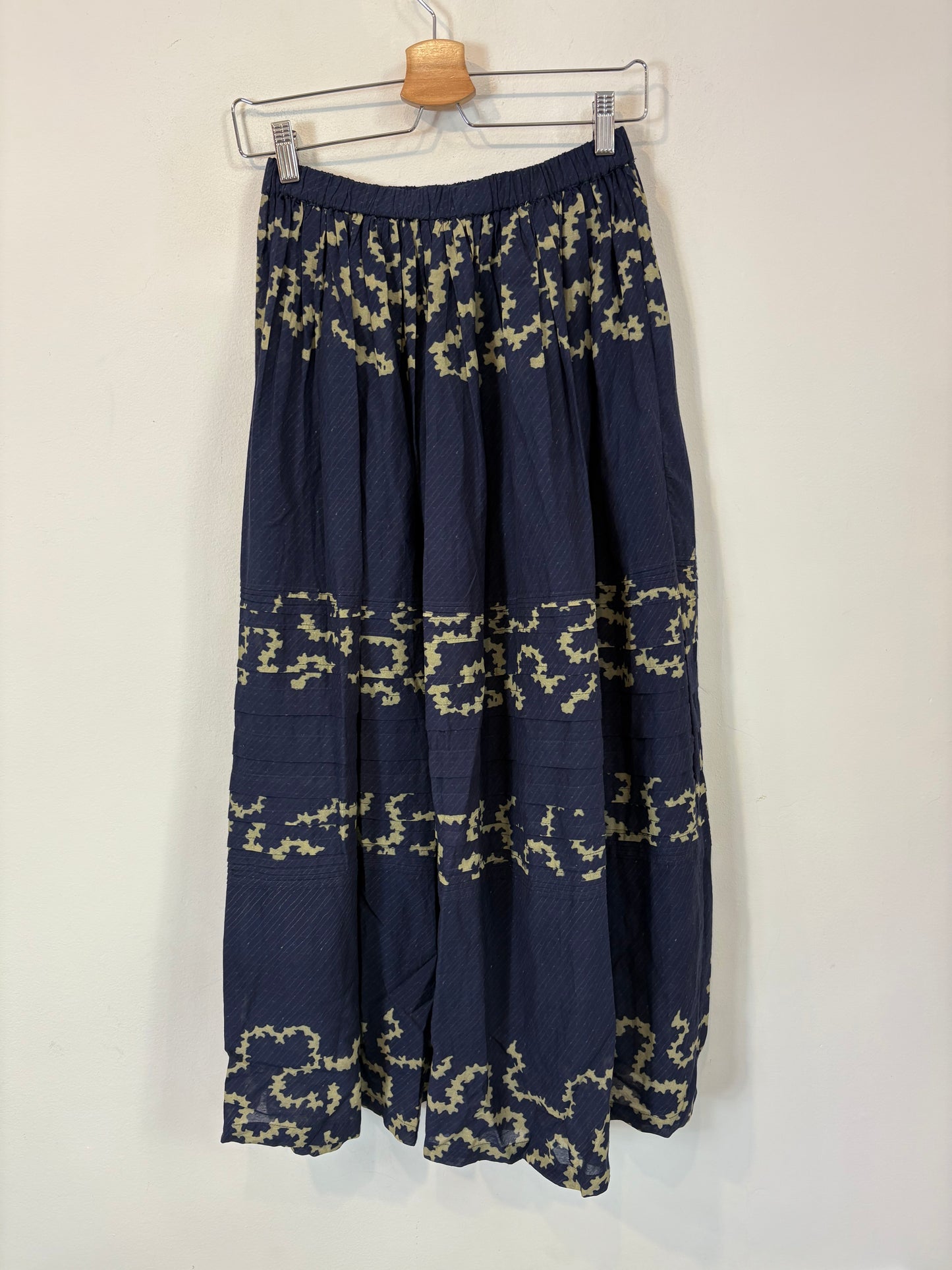 CORD. Falda larga azul estampada