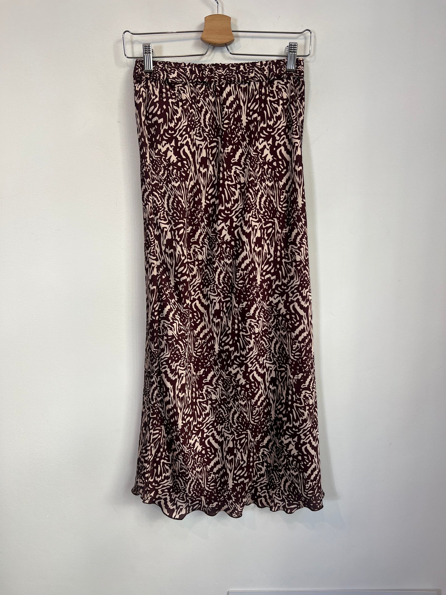 SATELA. Conjunto blusa y falda fluido estampado. T S