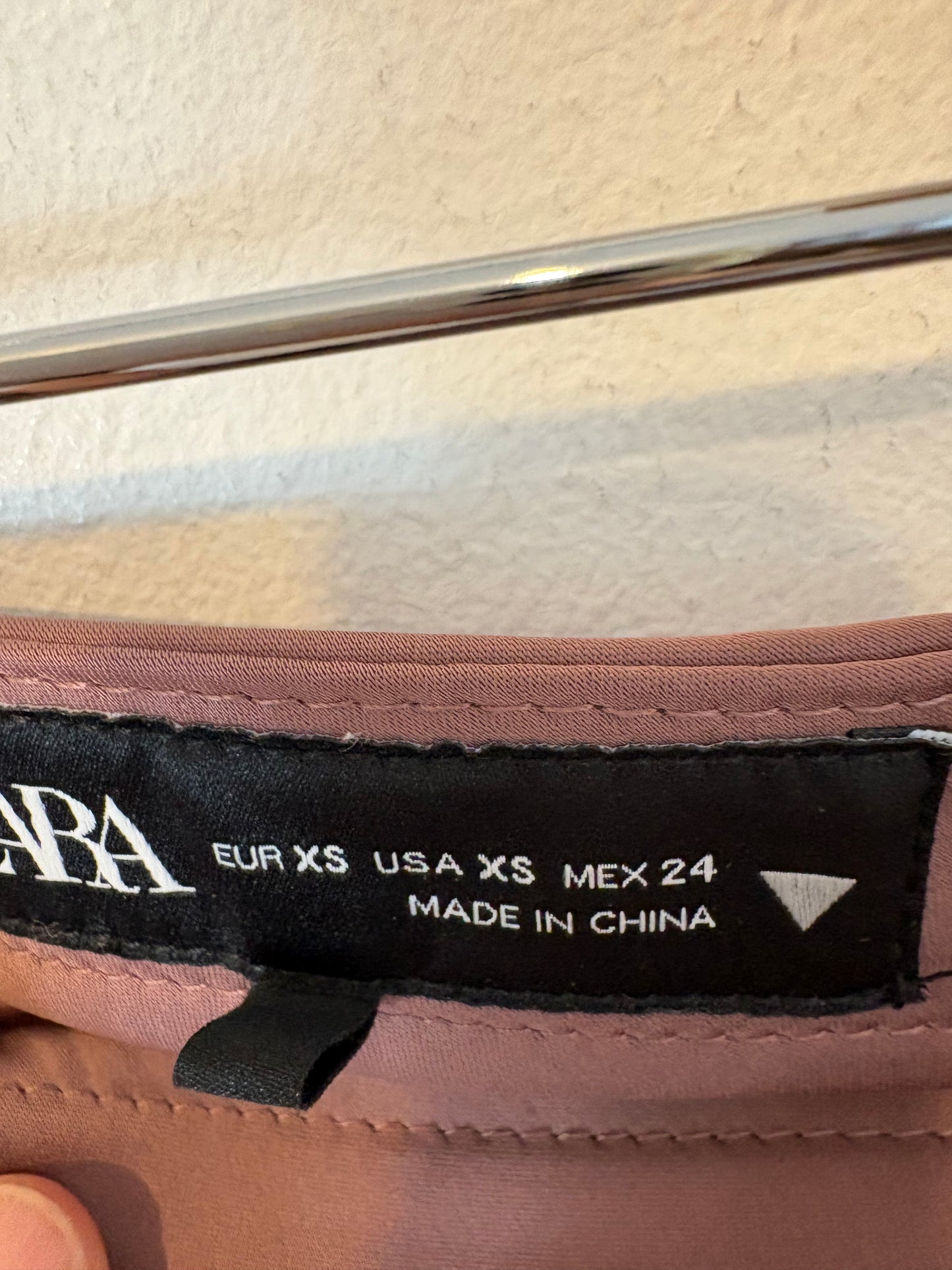 ZARA. Falda larga satinada malva