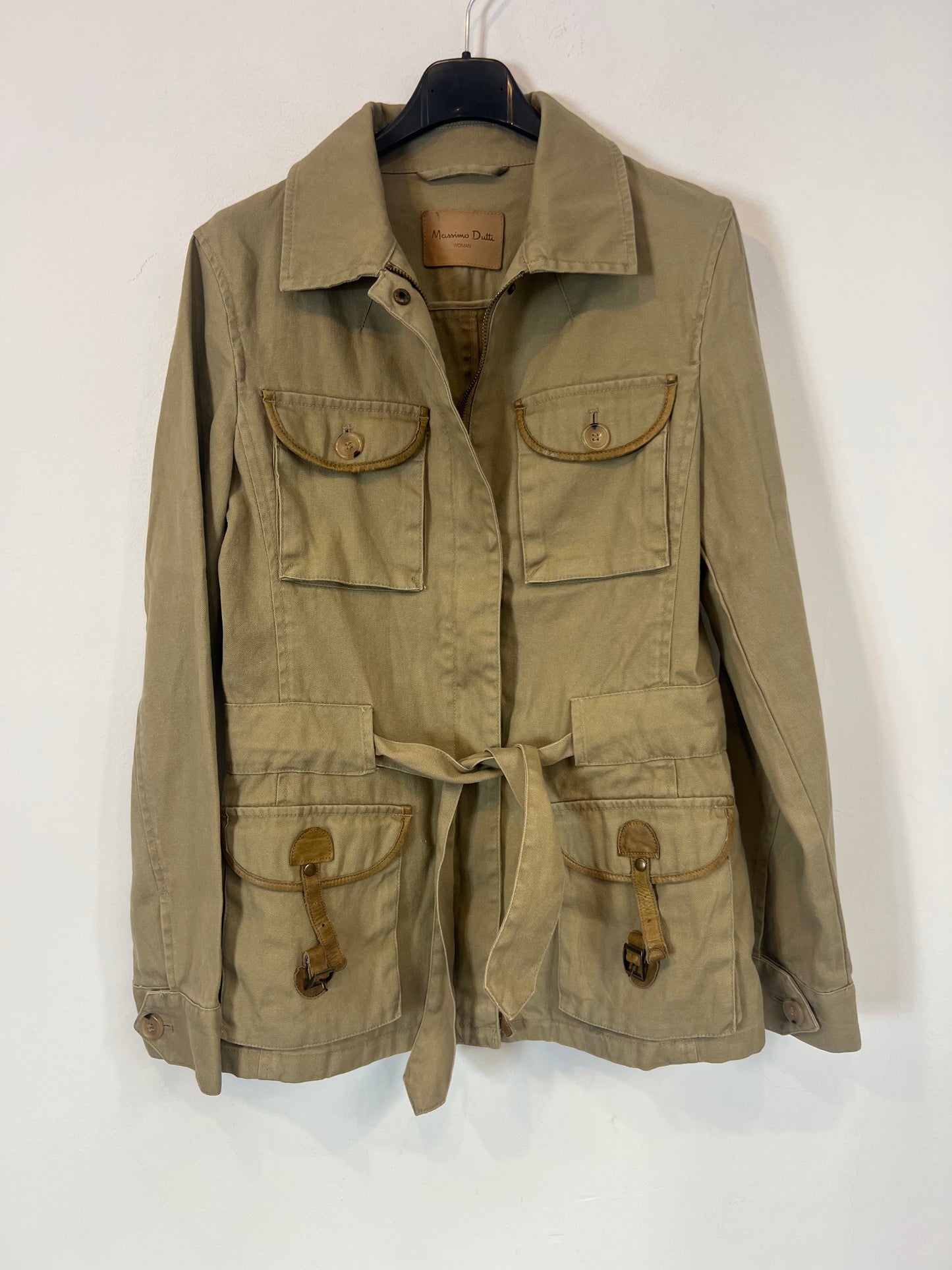 MASSIMO DUTTI. Chaqueta beige oscuro bolsillos. T 38