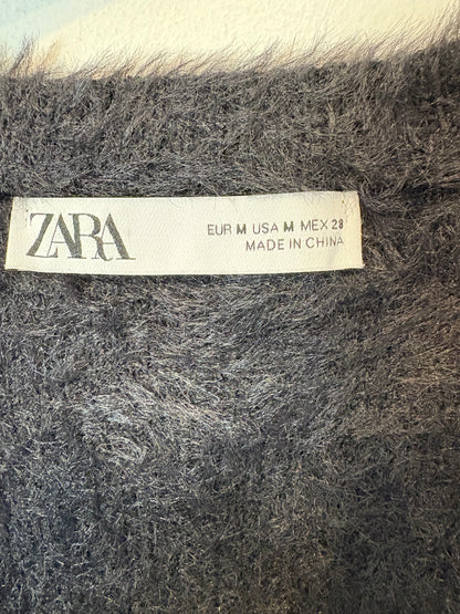 ZARA. Chaqueta punto efecto pelo botón joya
