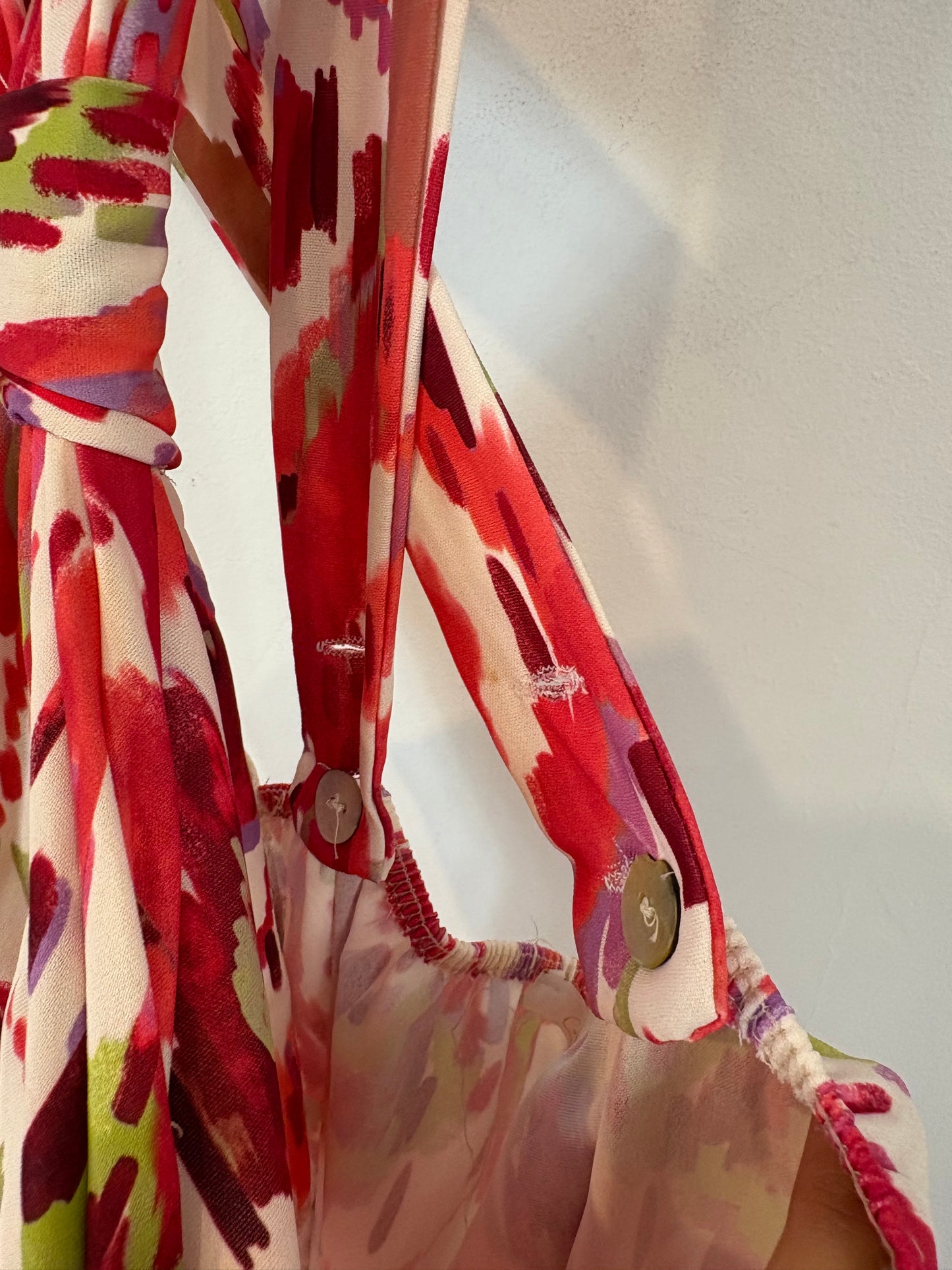 CARLOTA&CO. Vestido midi estampado detalle escote. T S/M