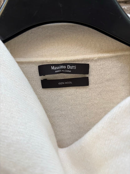 MASSIMO DUTTI. Chaleco en crudo lana con cuello extraible