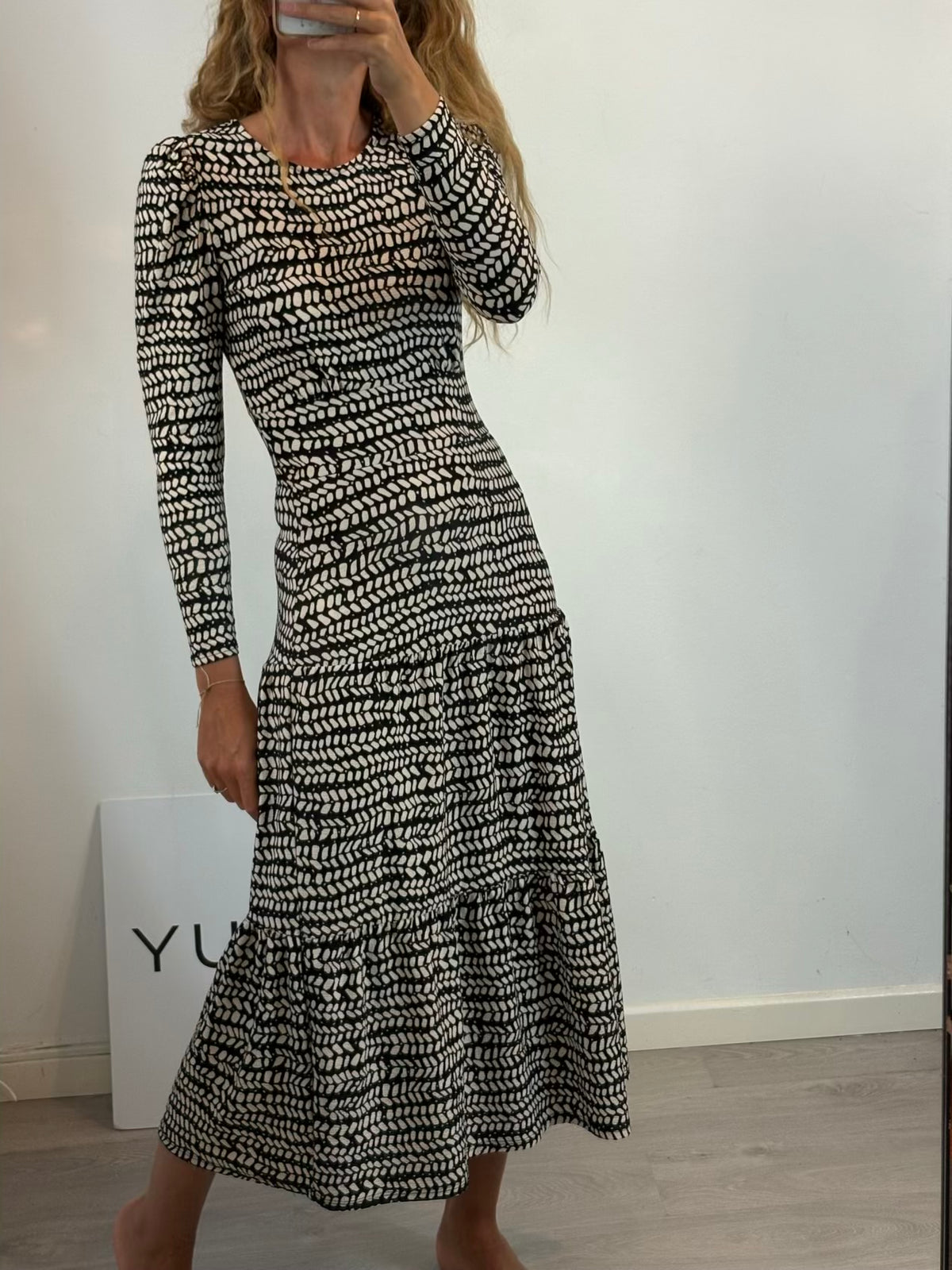 TOPSHOP. Vestido largo bicolor manga larga