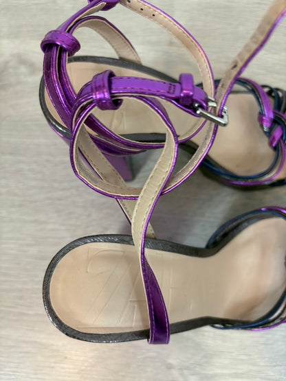 ZARA. Sandalia plataforma tonos metalizados. T 38