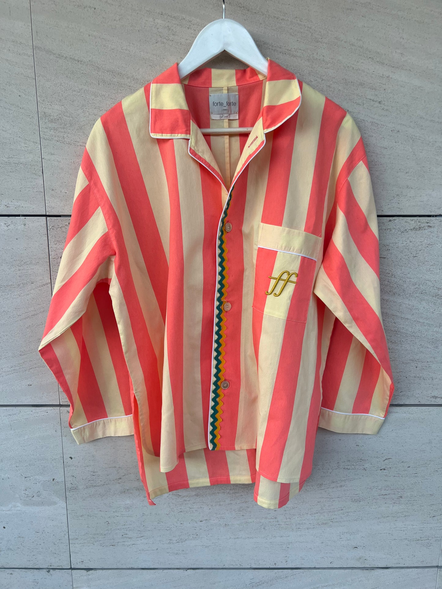 FORTE FORTE. Camisa rayas bicolor iniciales. T 1(S)