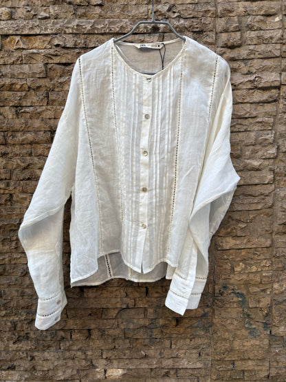 ZARA. Blusa color crudo lino