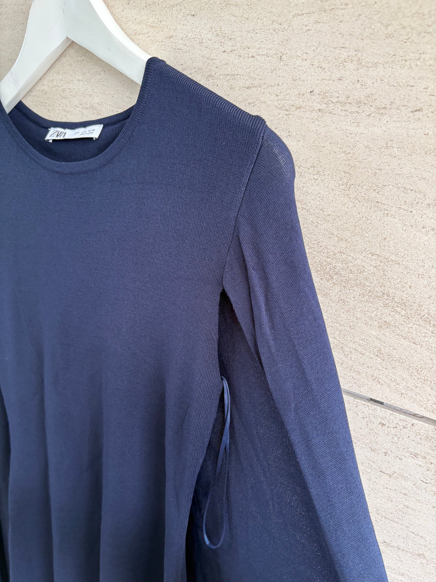 ZARA. Vestido azul mangas efecto capa. T S