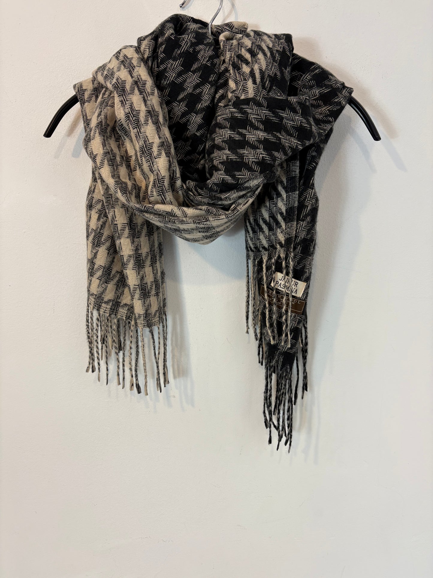 OTRAS.  Bufanda pata de gallo lana