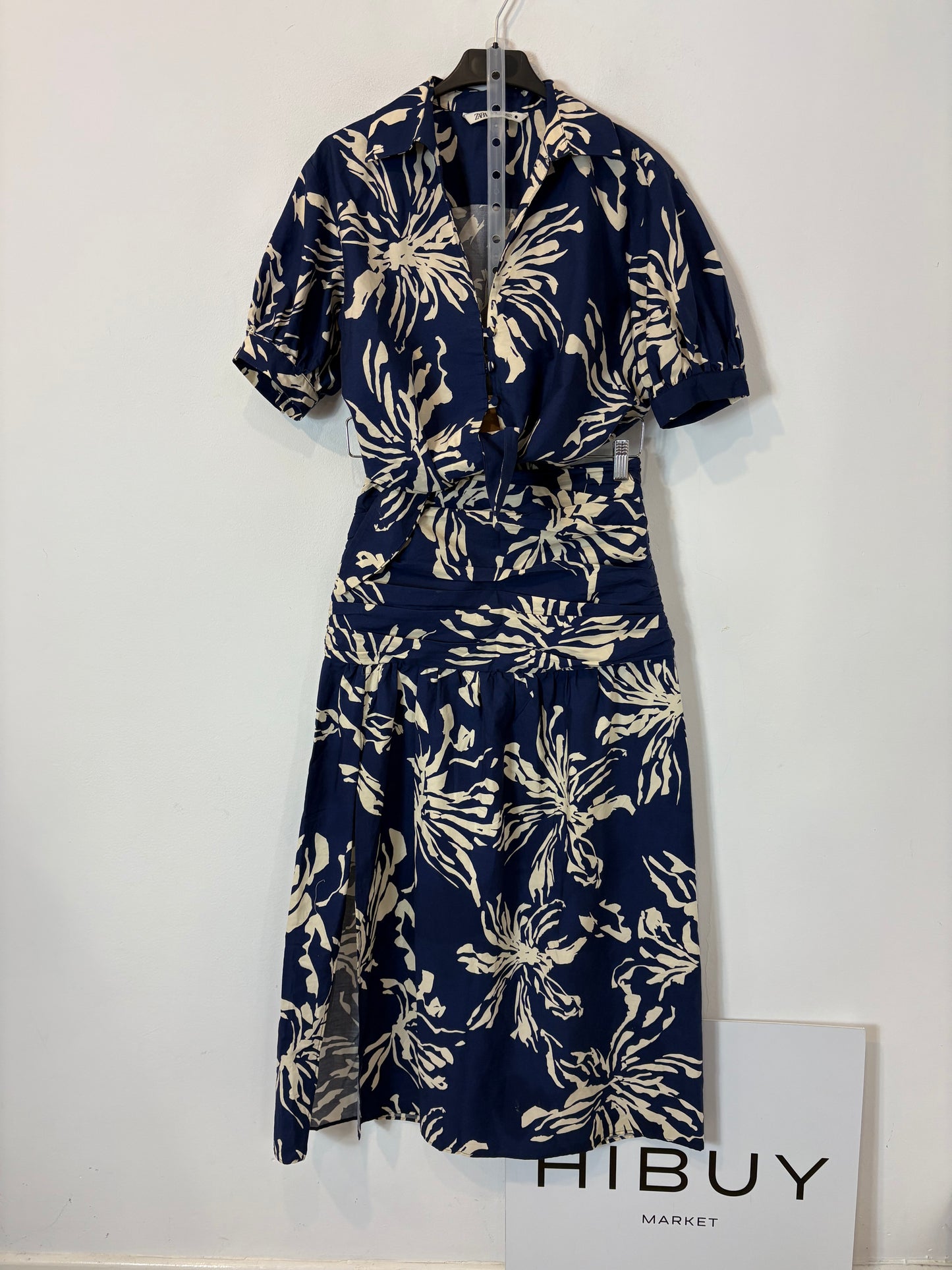 ZARA. Conjunto falda y blusa azul estampado