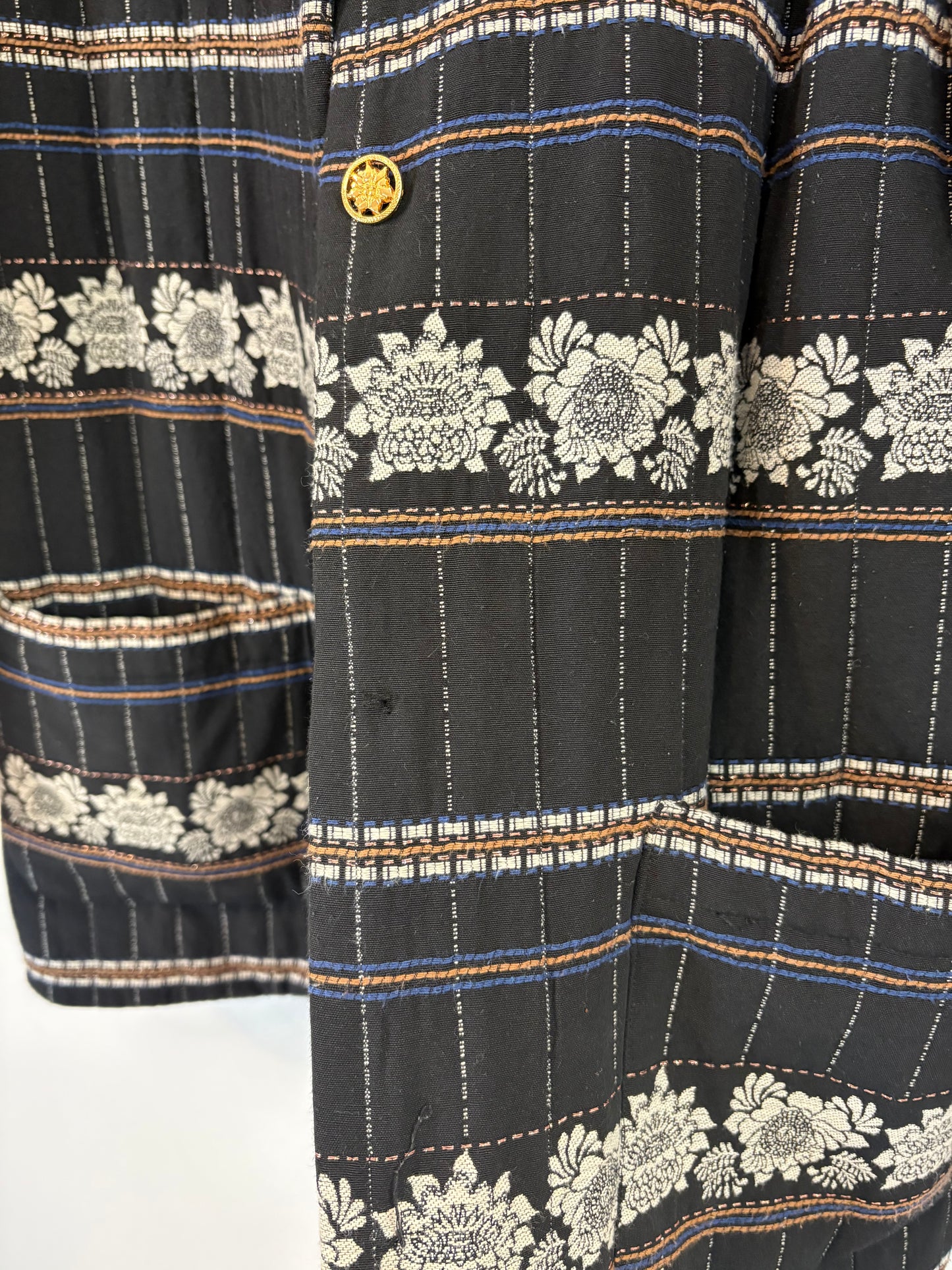 JOSEPHINE. Chaqueta  acolchada bordados
