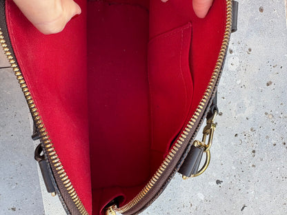 LOUIS VUITTON. Bolso Alma BB