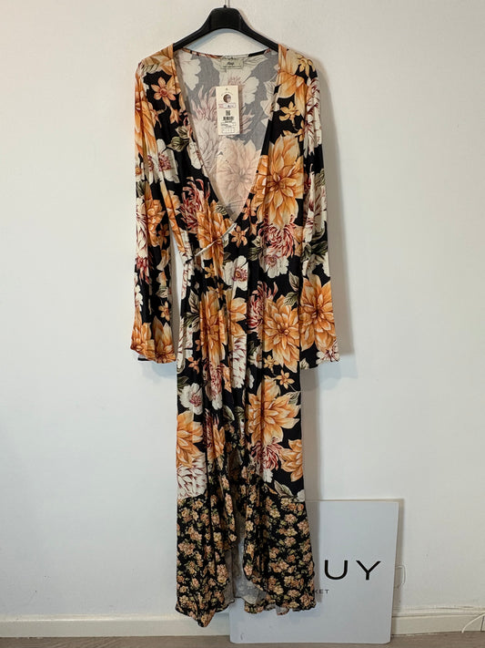 MAAJI. Vestido largo estampado cruzado