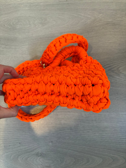 OTRAS. Bolso naranja handmade