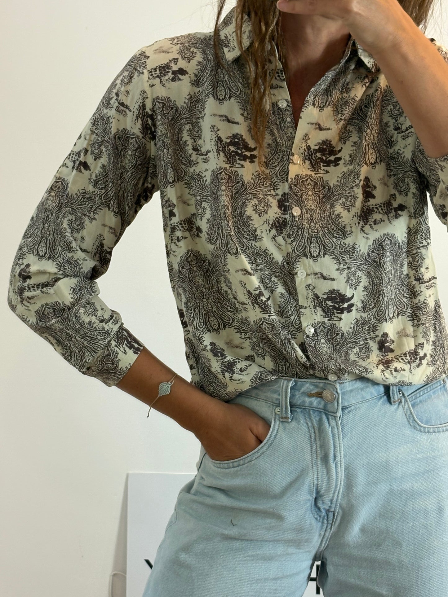 BOTELI. Camisa beige estampado. T 38