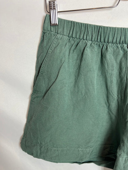 OTRAs. Bermudas verdes efecto lino. T M