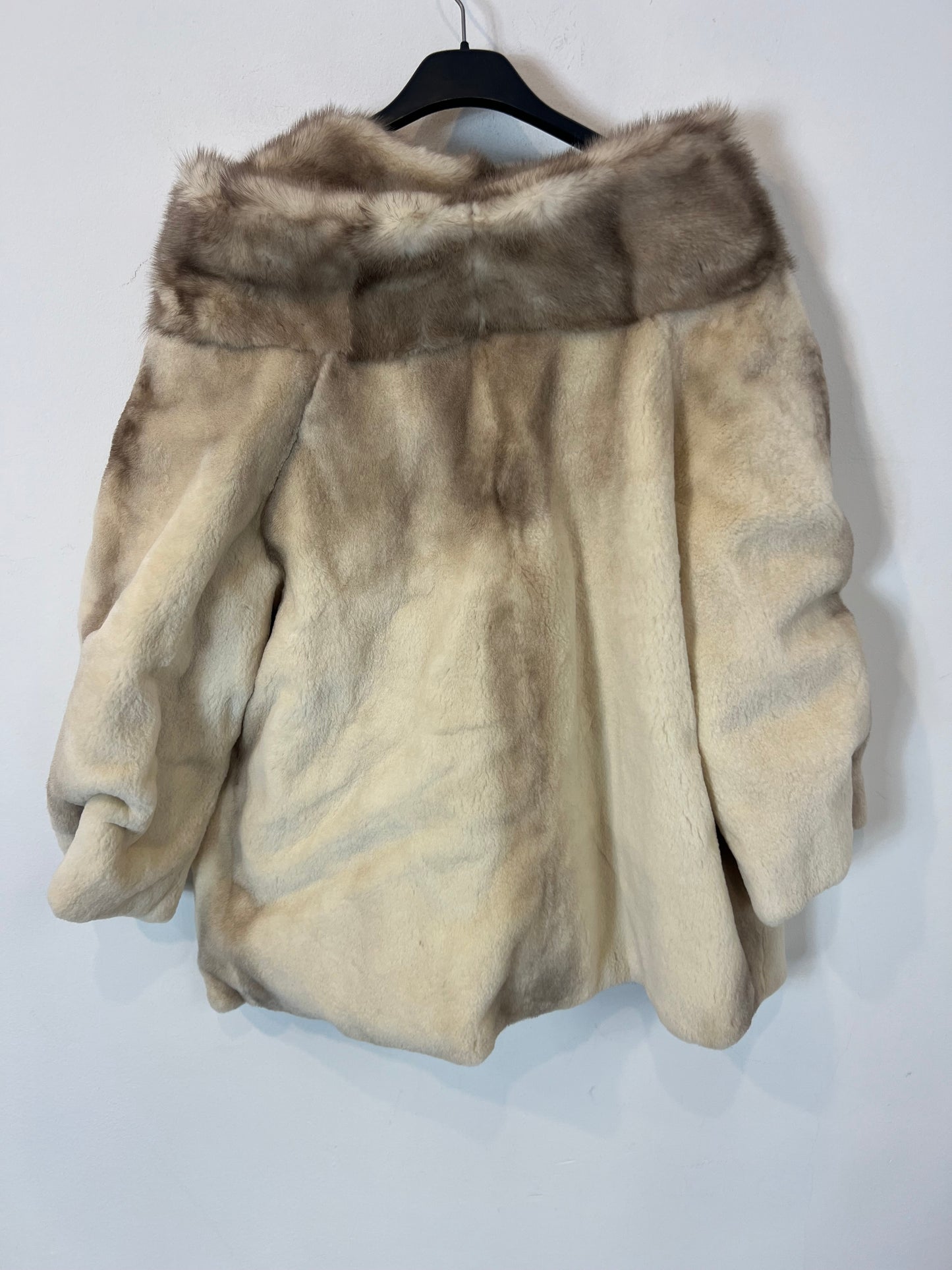 OTHERS. Fur jacket with collar detail. TM