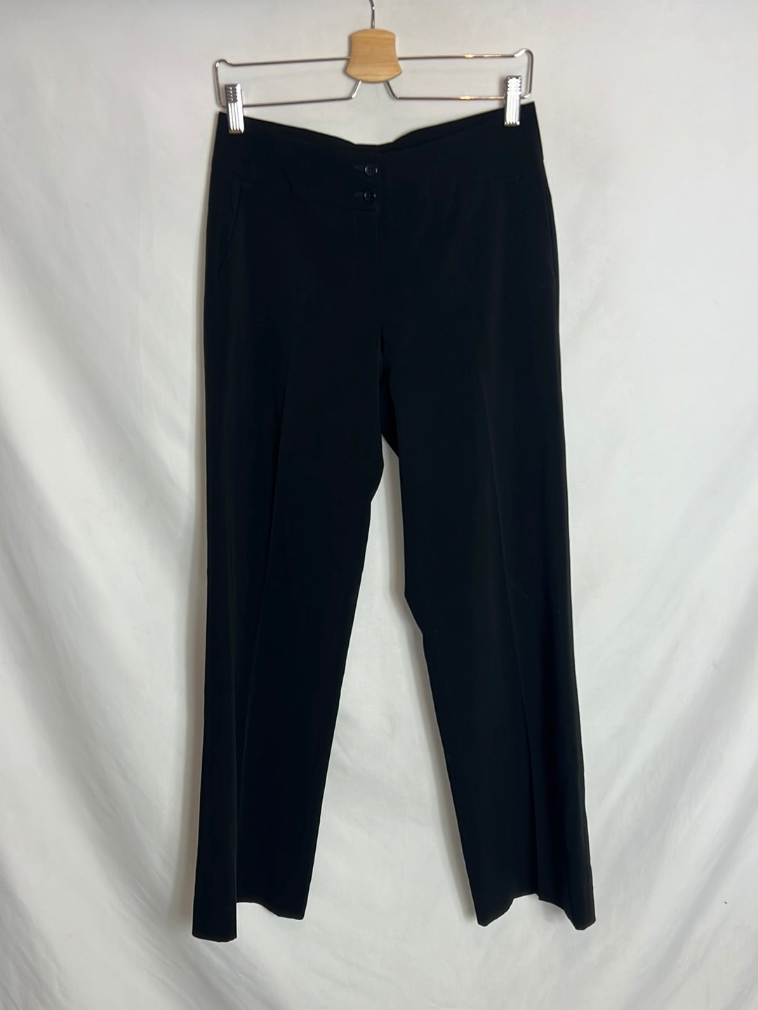 CAMBIO. Pantalón negro pata ancha pinzas. T 40