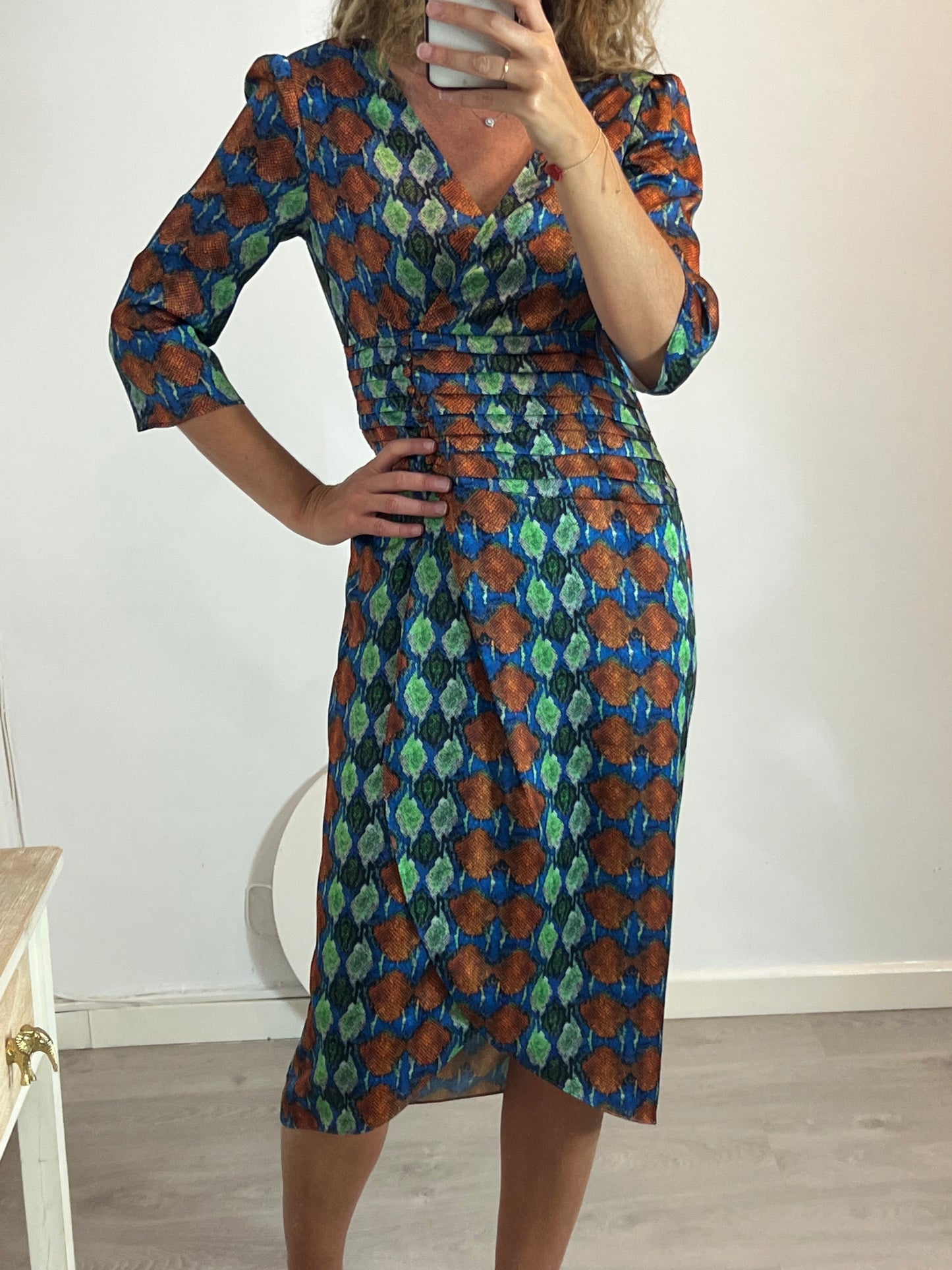 UTERQÜE. Vestido midi estampado satinado. T M