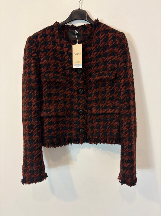 MANGO. Chaqueta tweed detalle botones