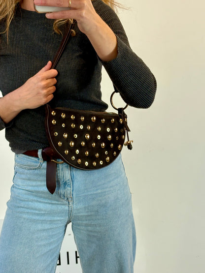 ZARA. Bolso tachas media luna