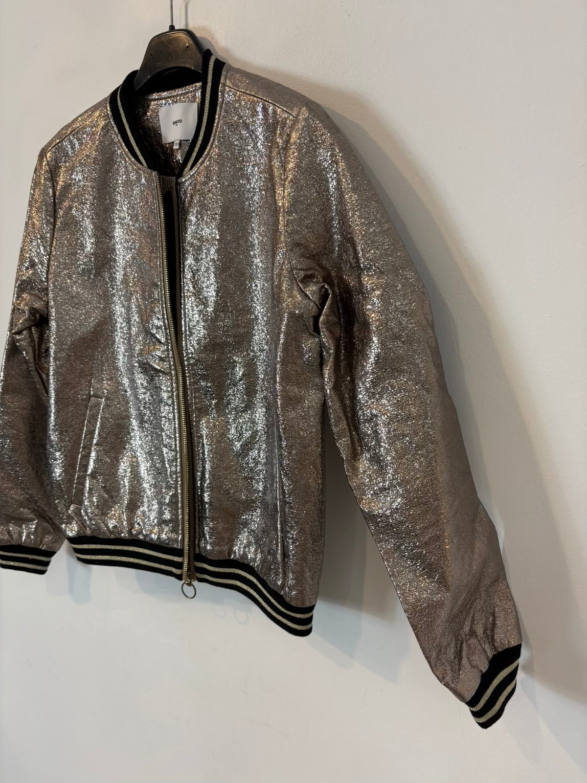 SUNCOO. Bomber metalizada