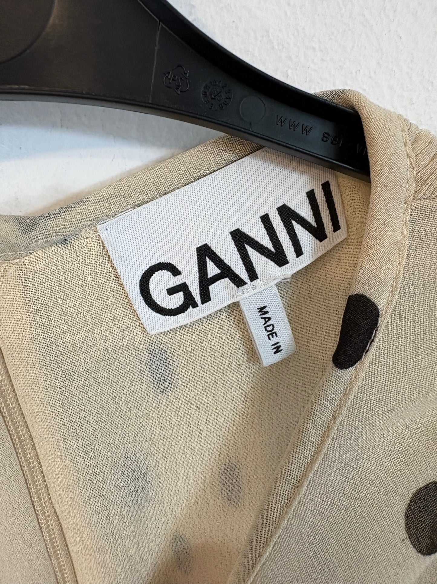 GANNI. Short pleated polka dot dress. Size 38