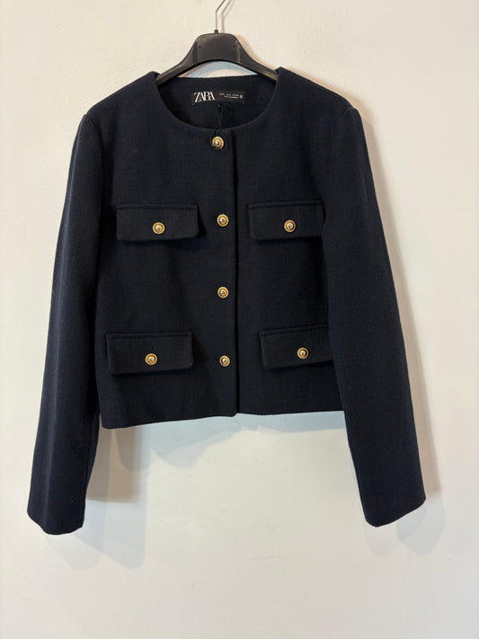 ZARA. Chaqueta azul botones dorados