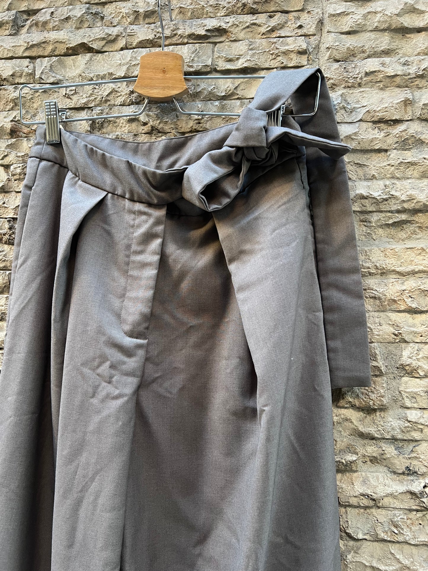 ZARA. Beige flowing blouse. Size M