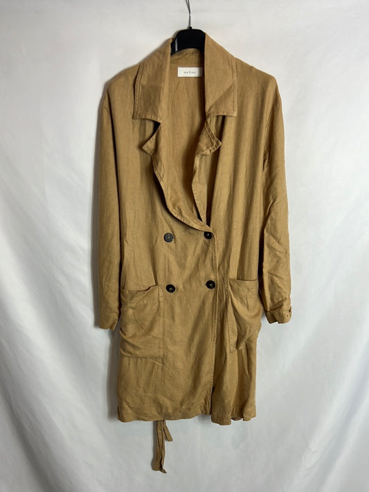 THAT OR THAT. Flowing camel linen jacket. TS