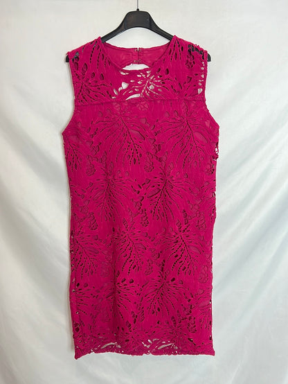EL CORTE INGLES. Vestido rosa corto troquelado. T M