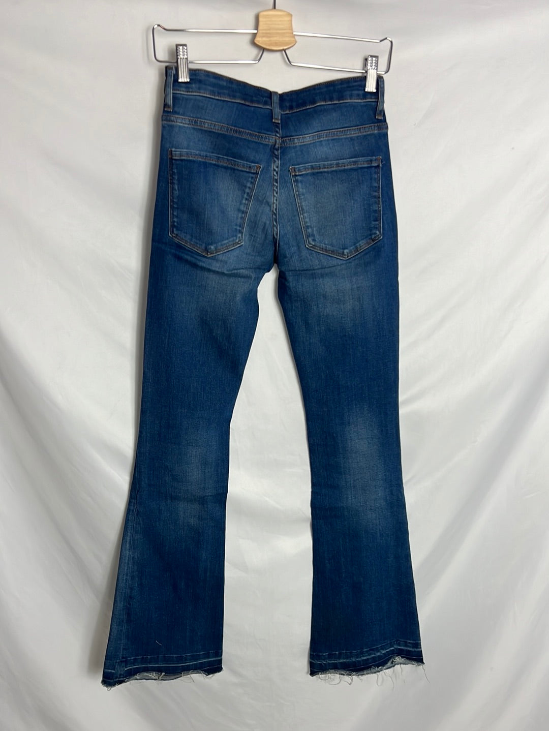 ZARA. Denim acampanado elastico. T 34