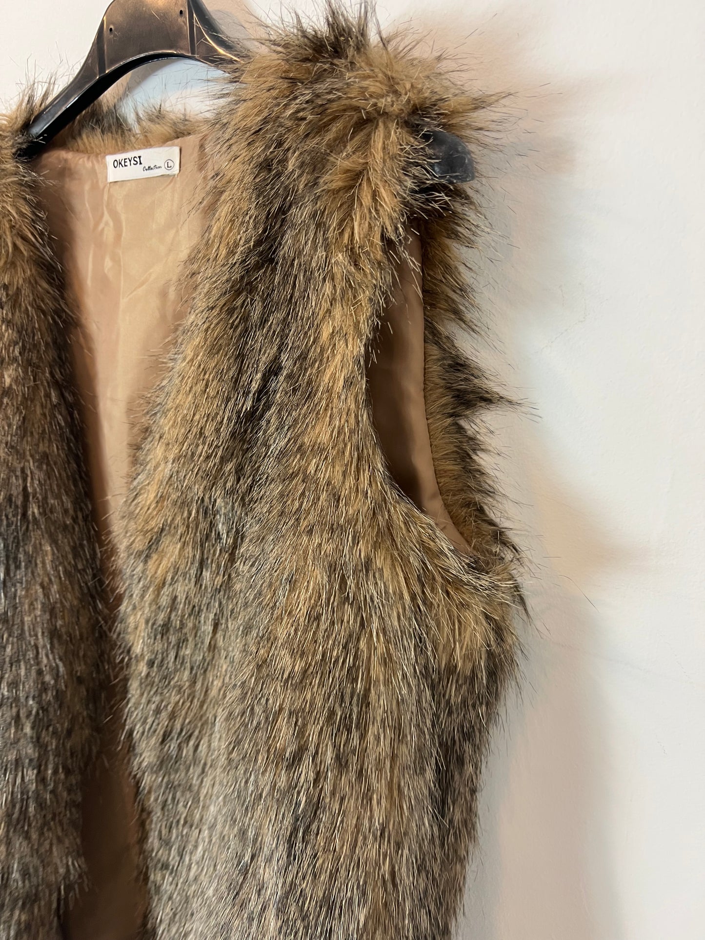 OKEYSI. Chaleco pelo marrón  T.l