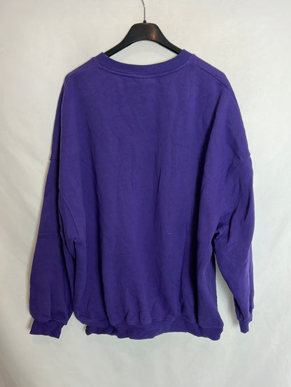 PULL&BEAR. Sudadera morada letras T.xl
