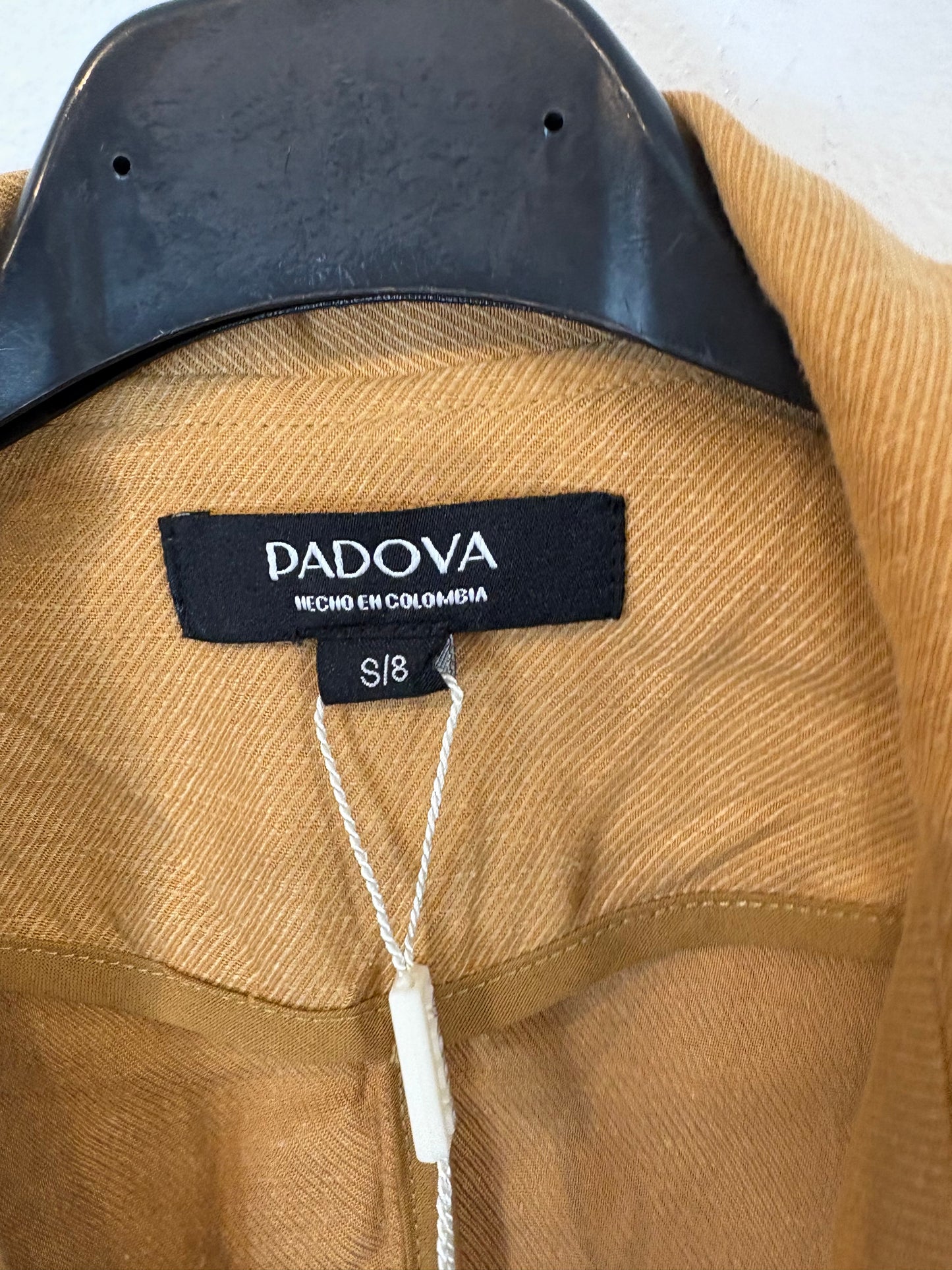 PADOVA. Textured camel jacket and trousers set. Size XS/S