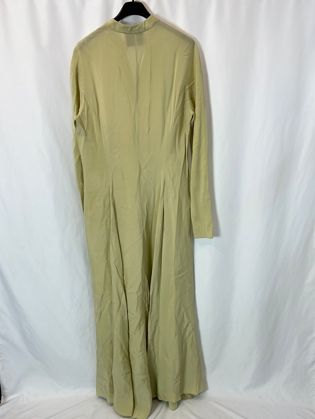 CORTANA. Vestido largo beige abotonado. T 38