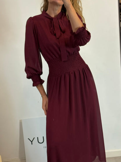 JUAN AVELLANEDA x SEEIOU. Vestido midi fluido granate