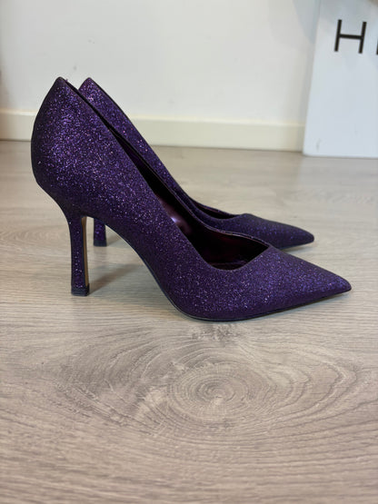 ZARA. Tacón purpurina