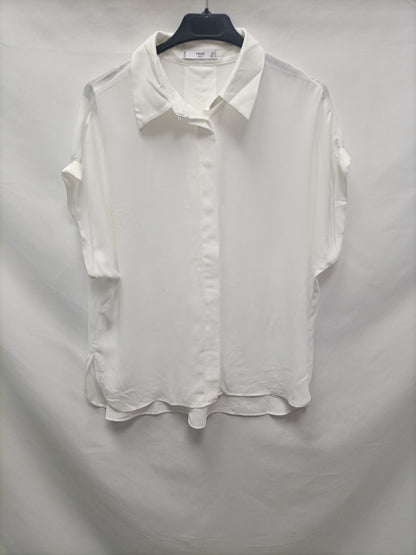 MANGO. Flowy white Ts blouse