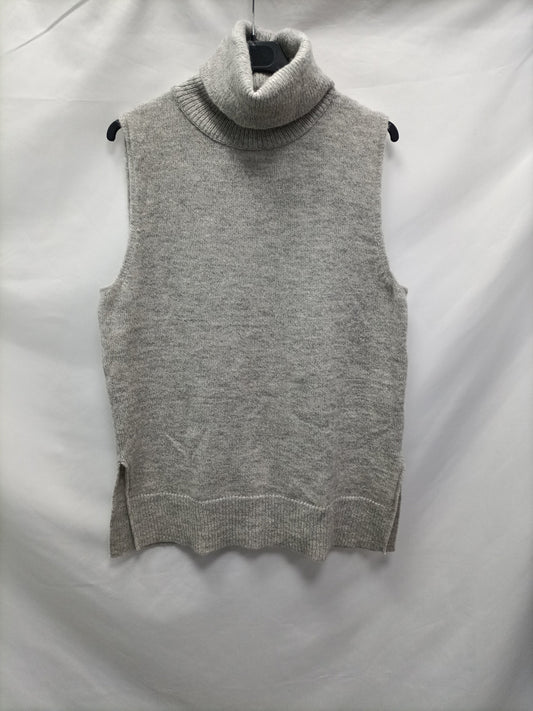 PRIMARK. Jersey sin mangas gris T.s