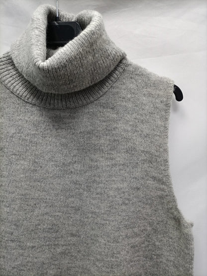 PRIMARK. Jersey sin mangas gris T.s