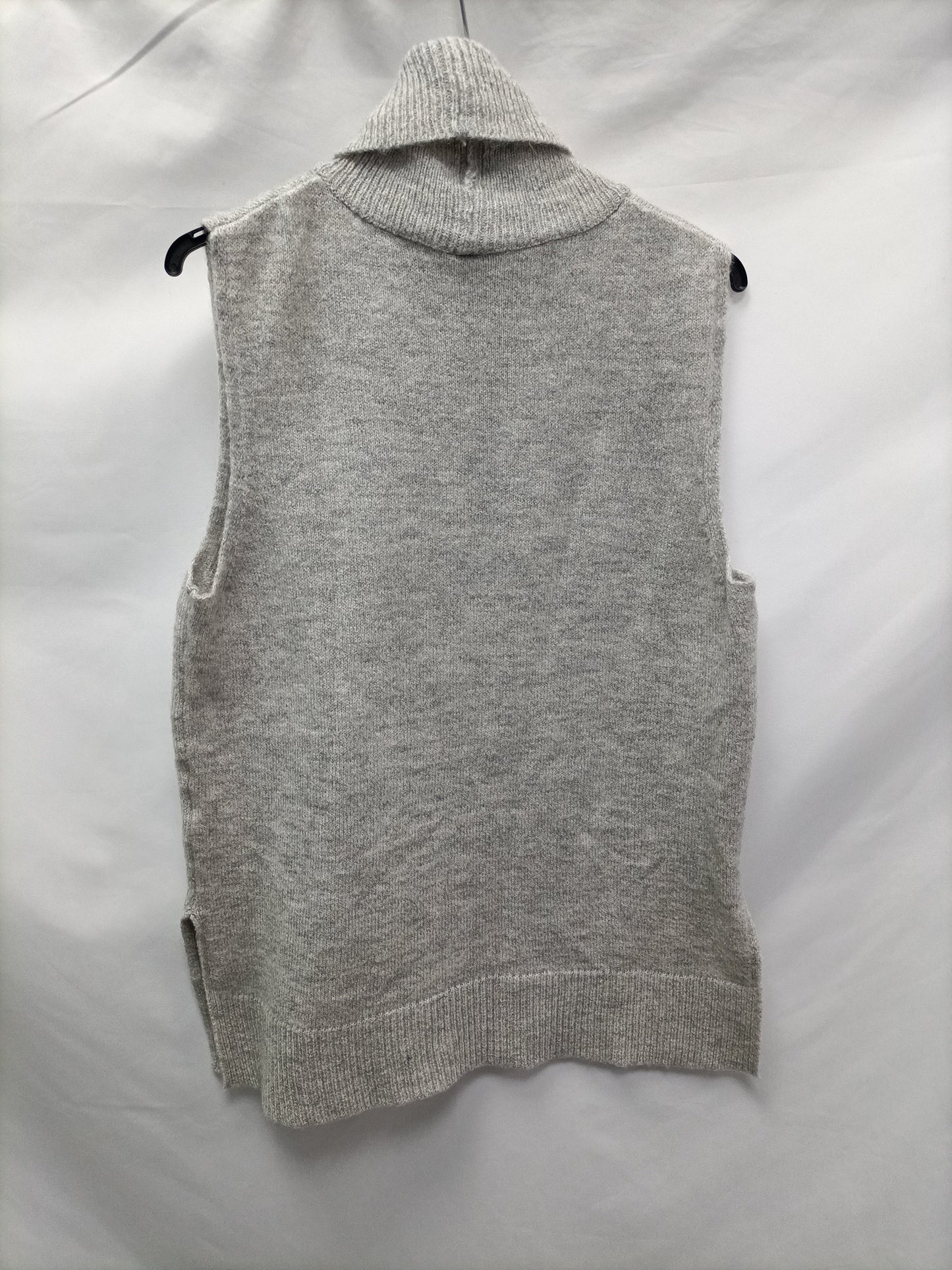 PRIMARK. Jersey sin mangas gris T.s