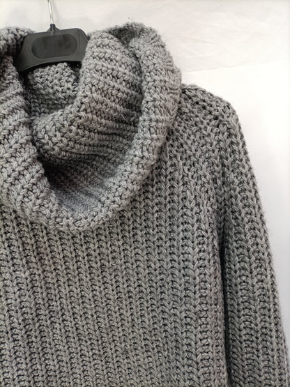 BERSHKA. Grey Ts knit sweater