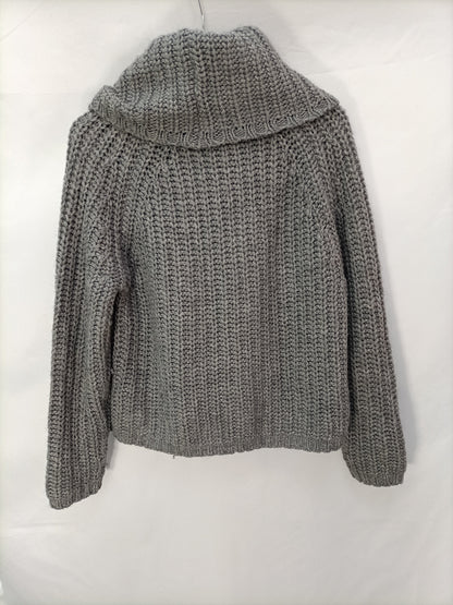 BERSHKA. Grey Ts knit sweater
