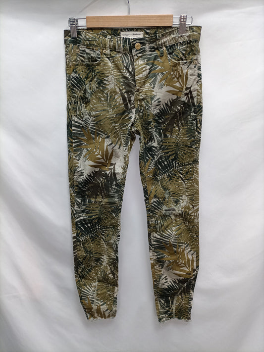 STRADIVARIUS. Leaf-print skinny trousers, size 36
