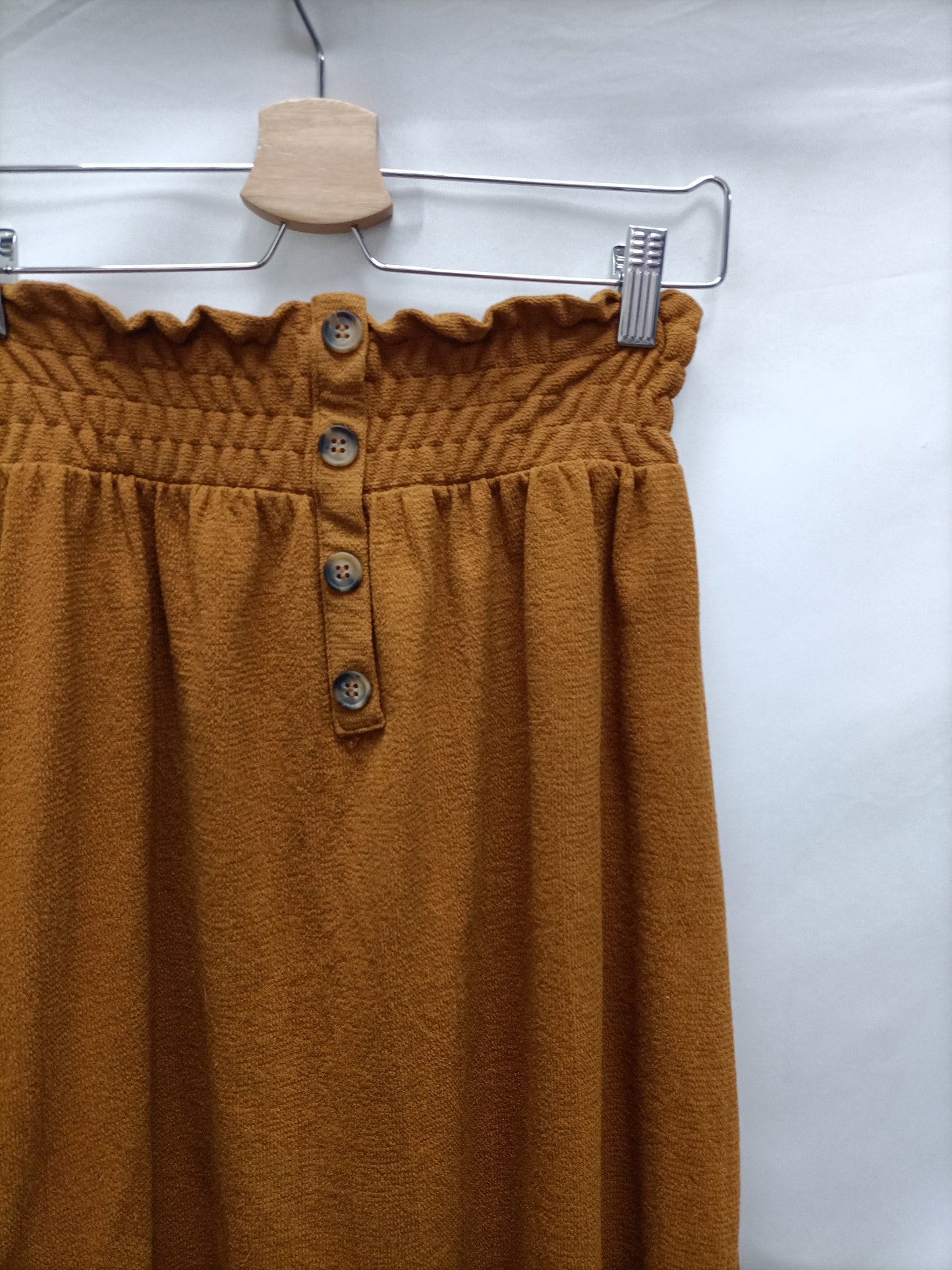 PULL&BEAR. Falda midi camel/mostaza. T S