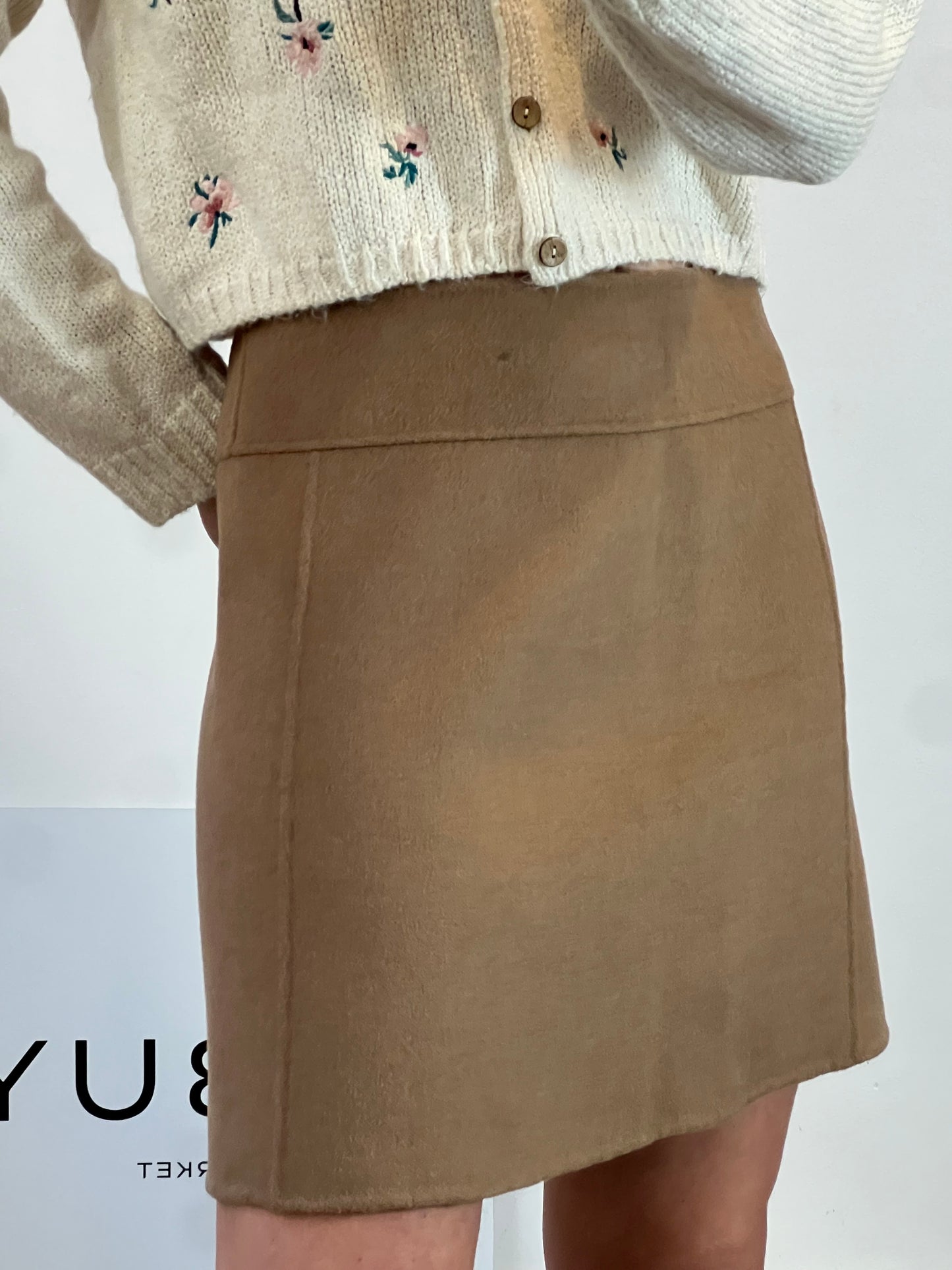 MAxMARA. Falda camel lana. T 40